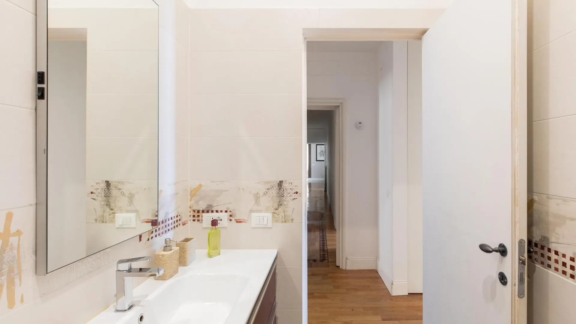 Iflat Timeless Elegance In The Center Of Rome Apartman 0*,